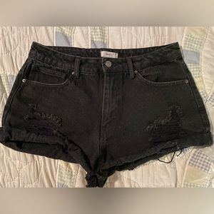 Forever 21 distressed denim hot shorts size 30